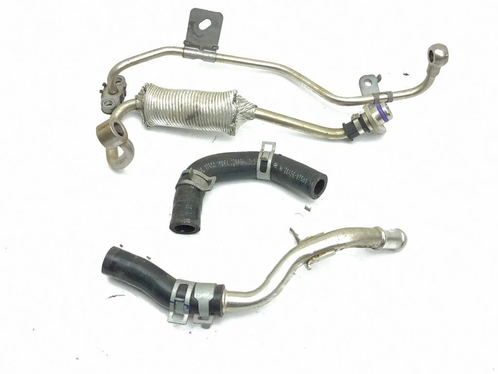 Engine coolant pipe/hose