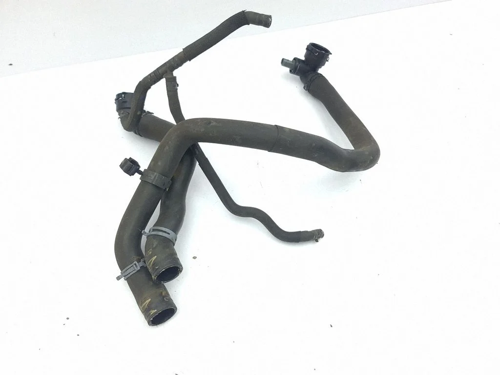 Engine coolant pipe/hose