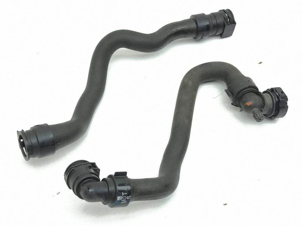 Engine coolant pipe/hose