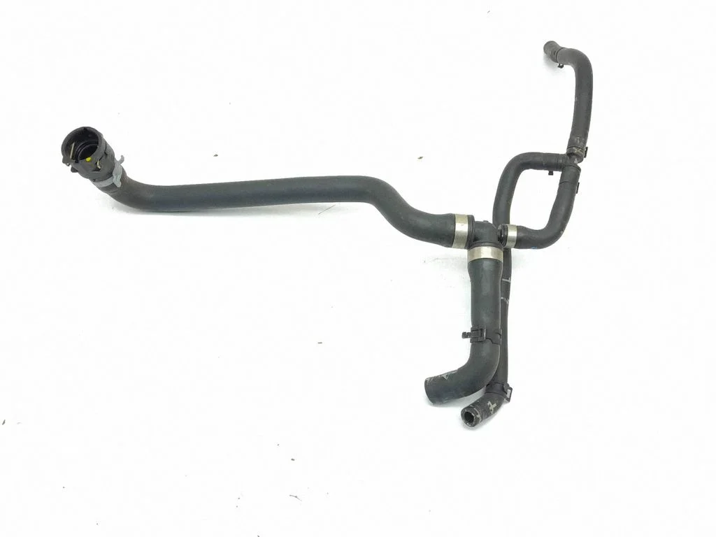 Engine coolant pipe/hose