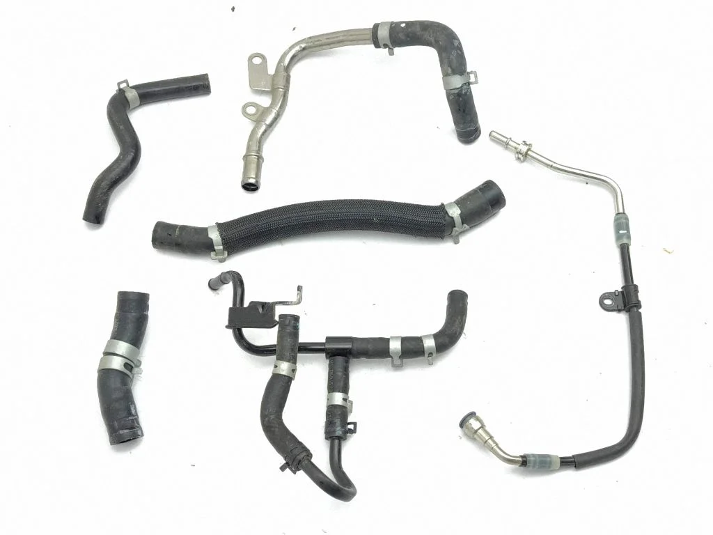 Engine coolant pipe/hose