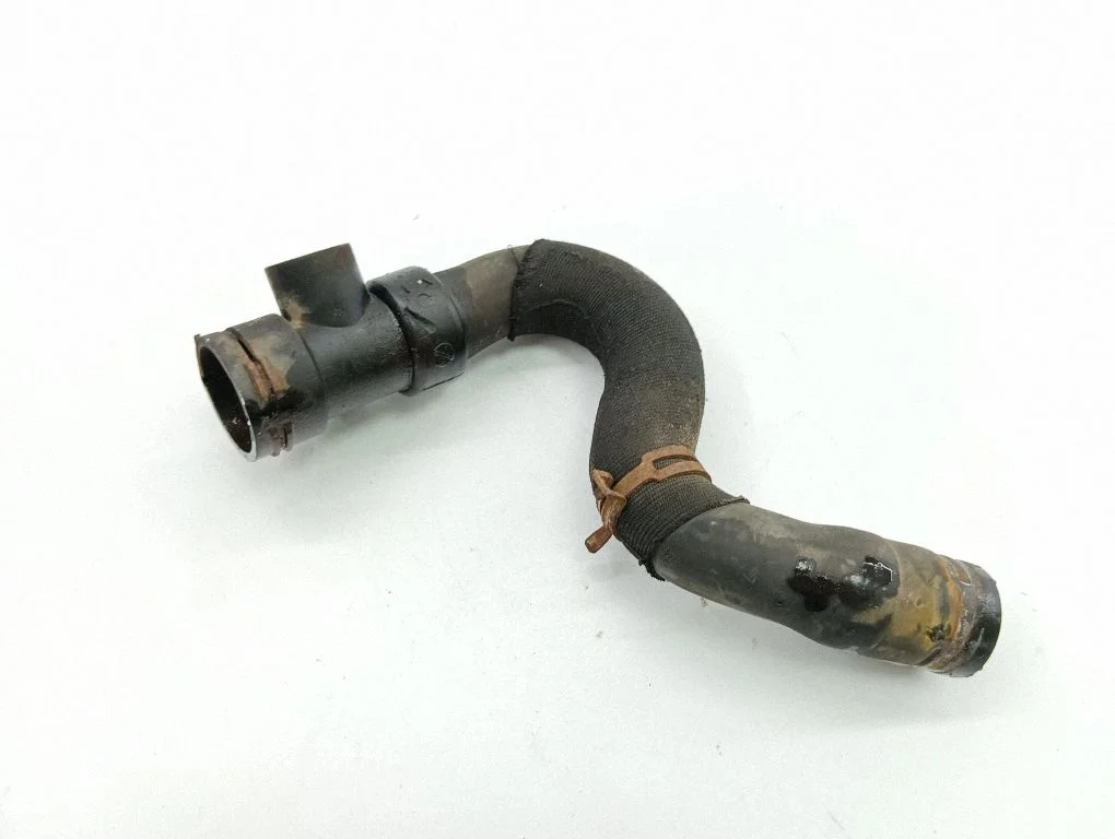 Engine coolant pipe/hose 8E0121655F