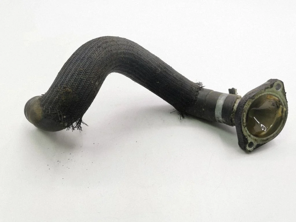 Engine coolant pipe/hose