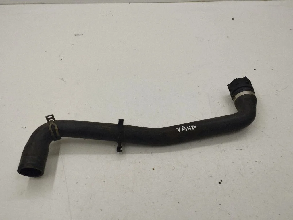 Engine coolant pipe/hose 8V418260AB