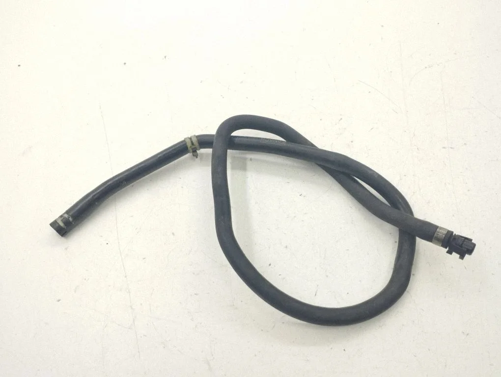 Engine coolant pipe/hose 8V418C01289