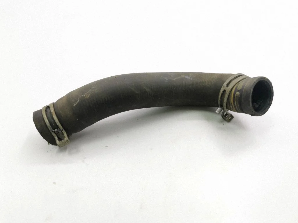Engine coolant pipe/hose