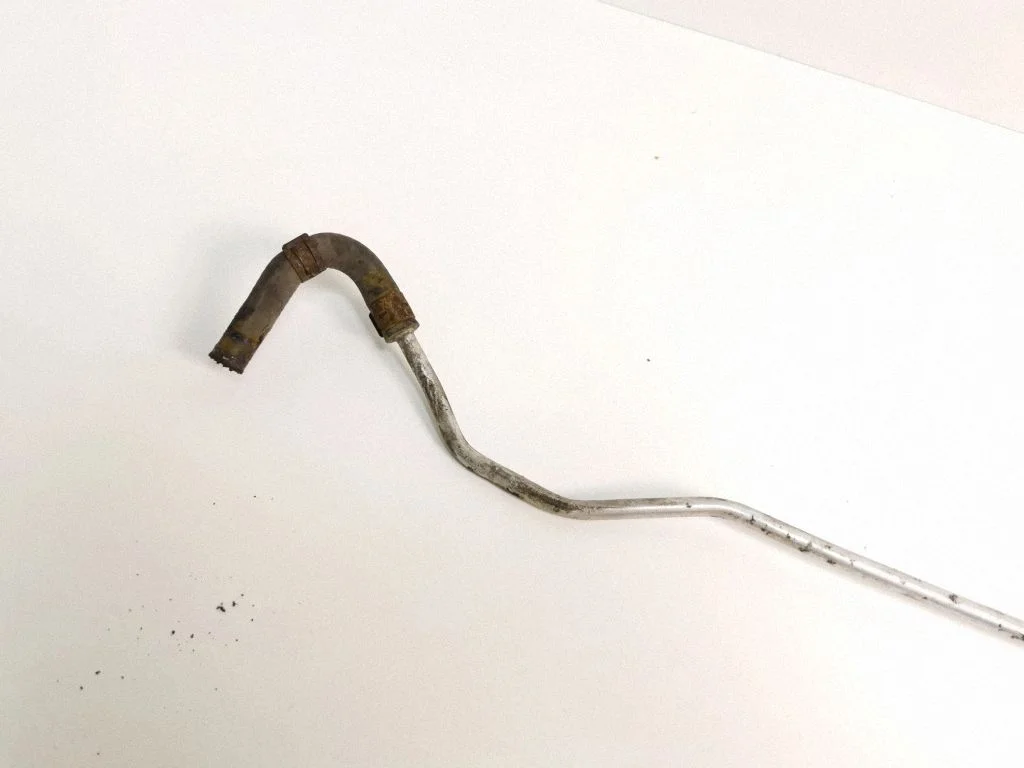 Engine coolant pipe/hose