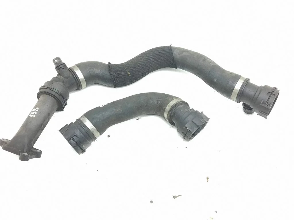 Engine coolant pipe/hose