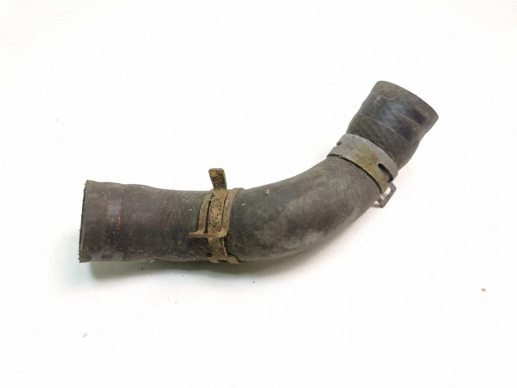 Engine coolant pipe/hose