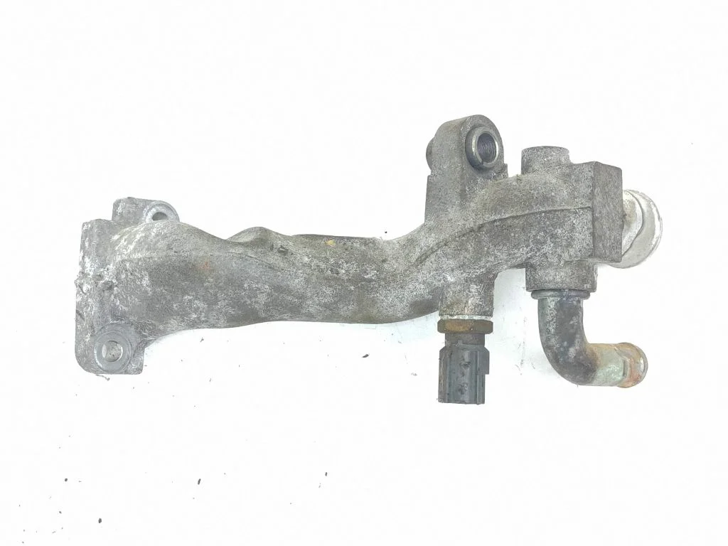 Engine coolant pipe/hose