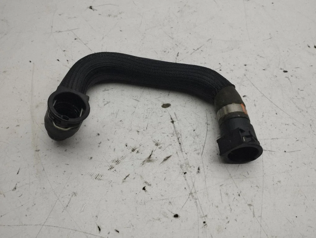Engine coolant pipe/hose