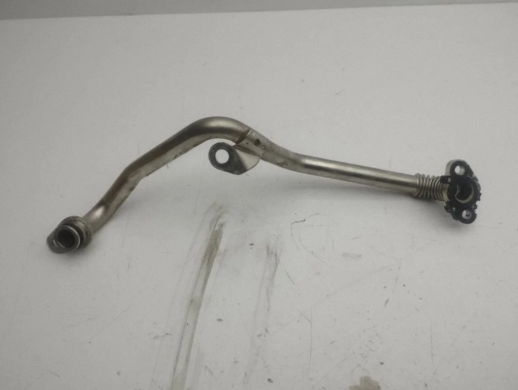 Engine coolant pipe/hose
