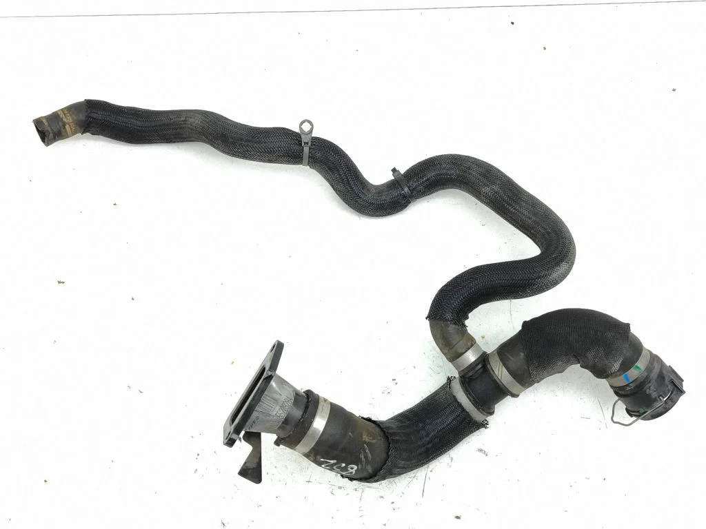 Engine coolant pipe/hose