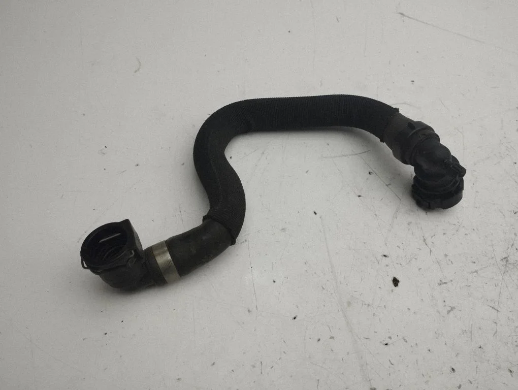 Engine coolant pipe/hose