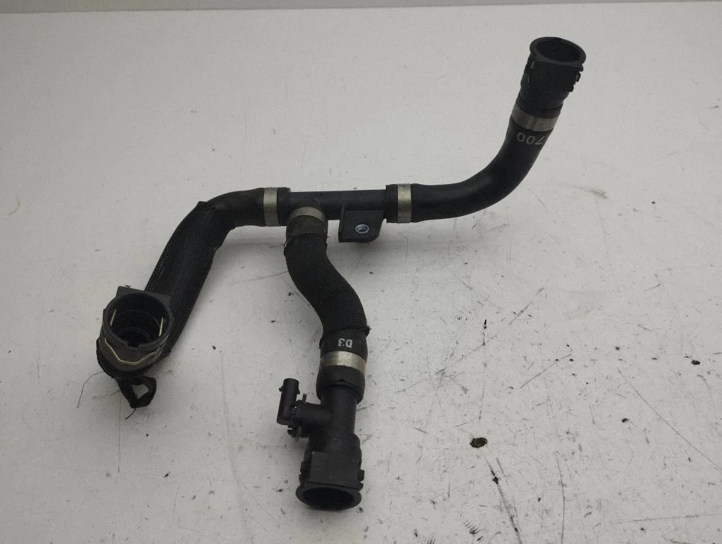 Engine coolant pipe/hose