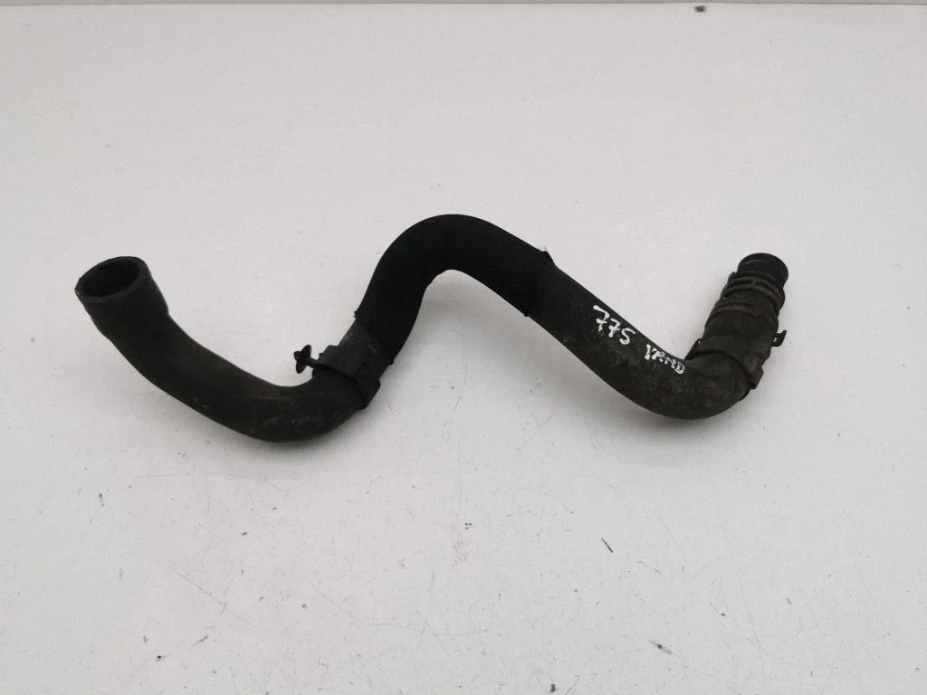 Engine coolant pipe/hose