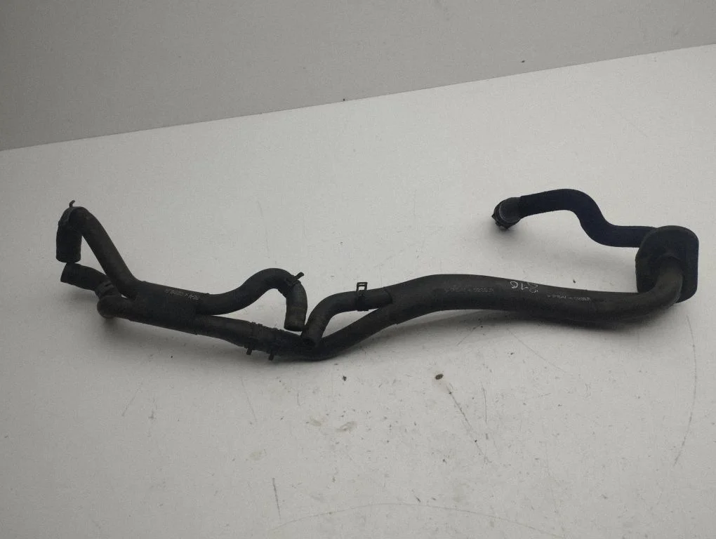 Engine coolant pipe/hose