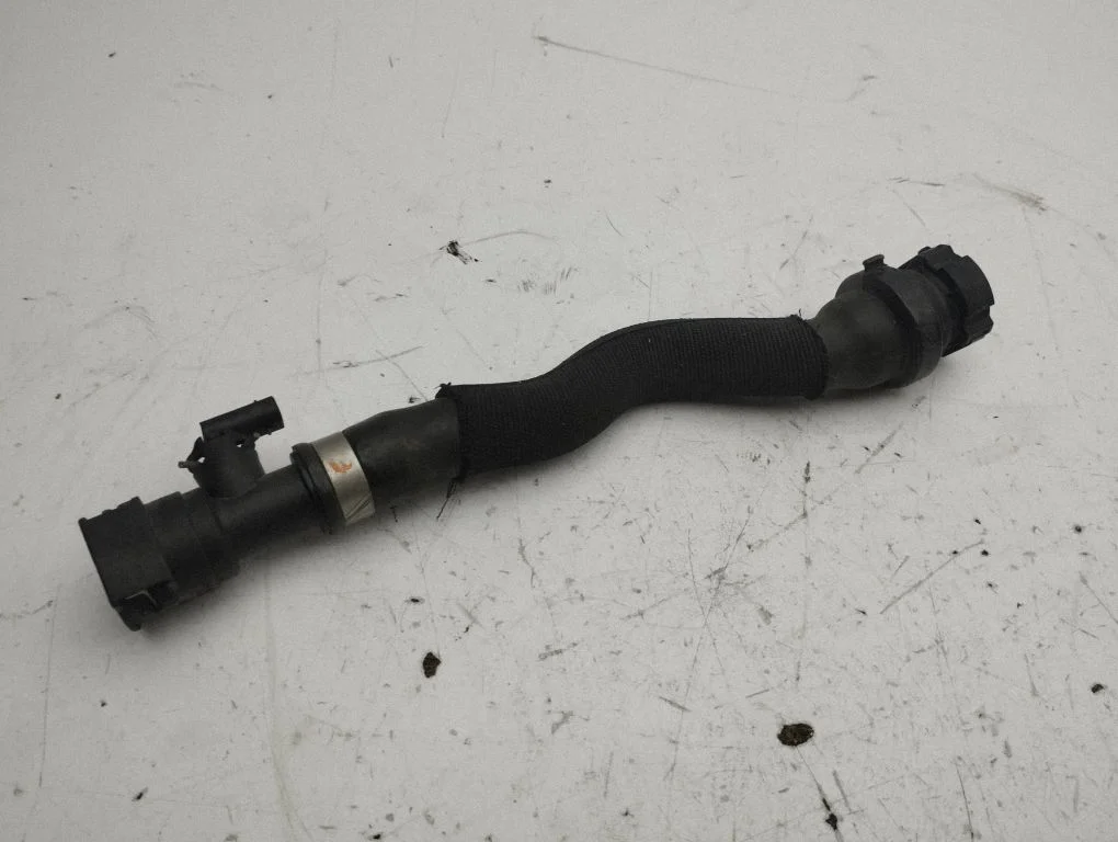 Engine coolant pipe/hose