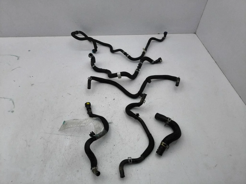 Motora dzesēšanas caurule (-es)/šļūtene (-es)