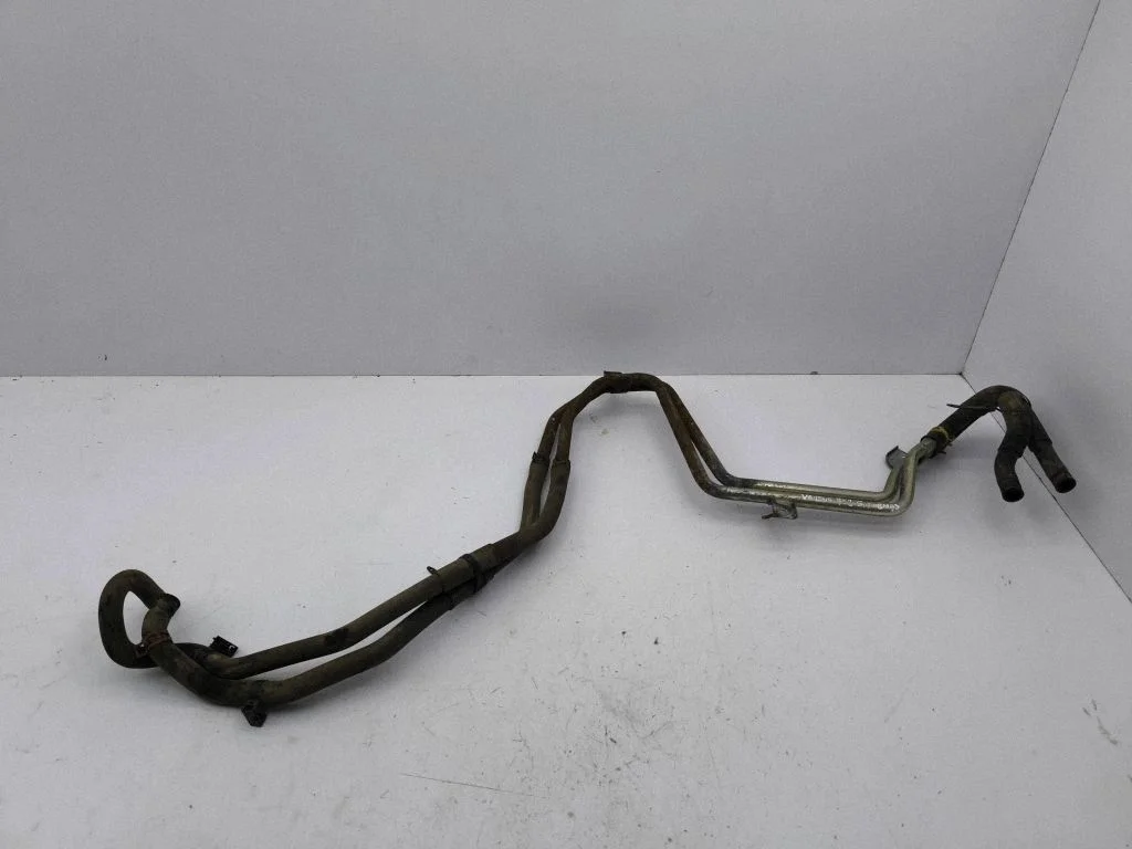 Engine coolant pipe/hose – rear