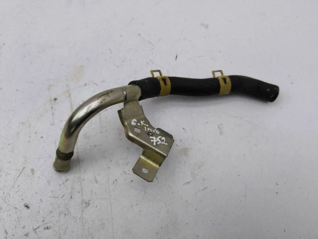 Engine coolant pipe/hose – rear left