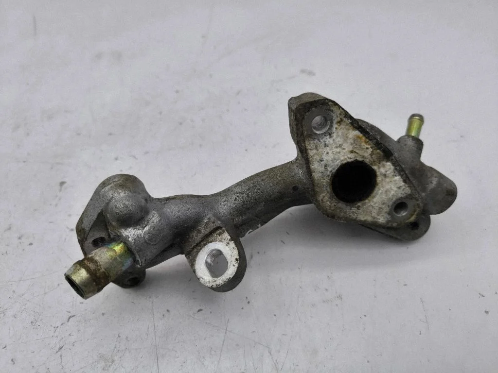 Engine coolant pipe/hose