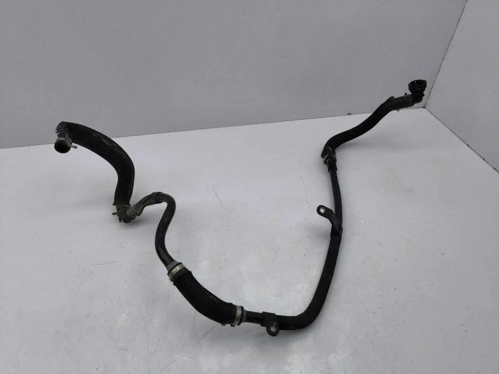 Engine coolant pipe/hose