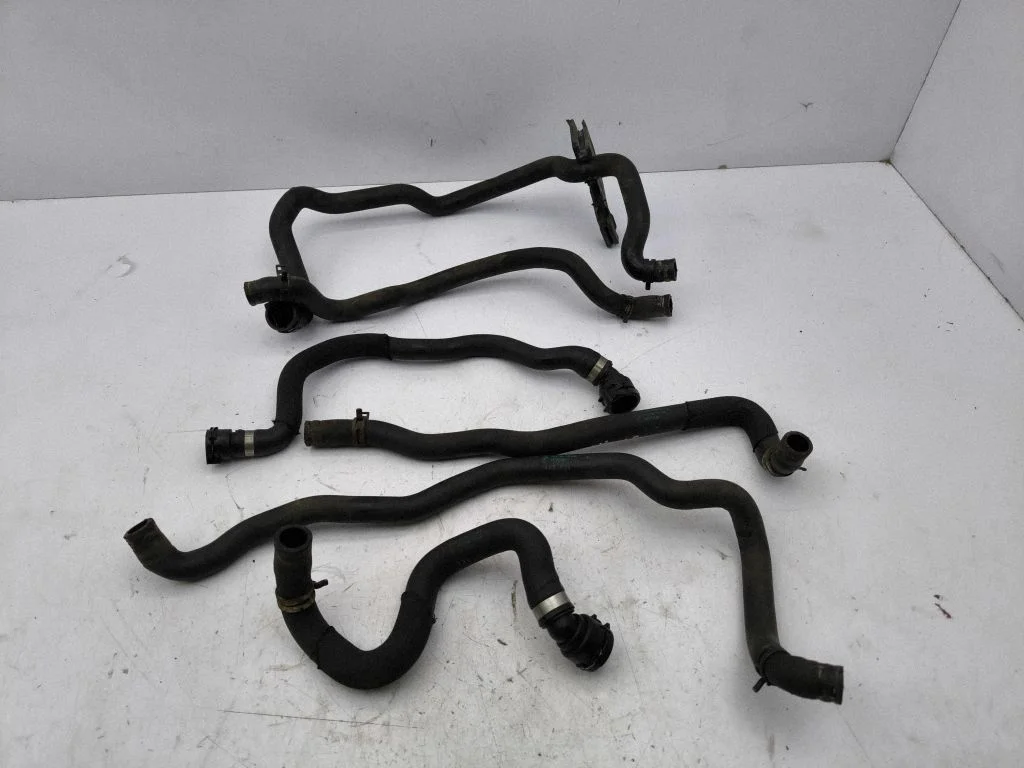 Engine coolant pipe/hose – BMW 7 Series F01 F02 F03 F04 (2008-2016)