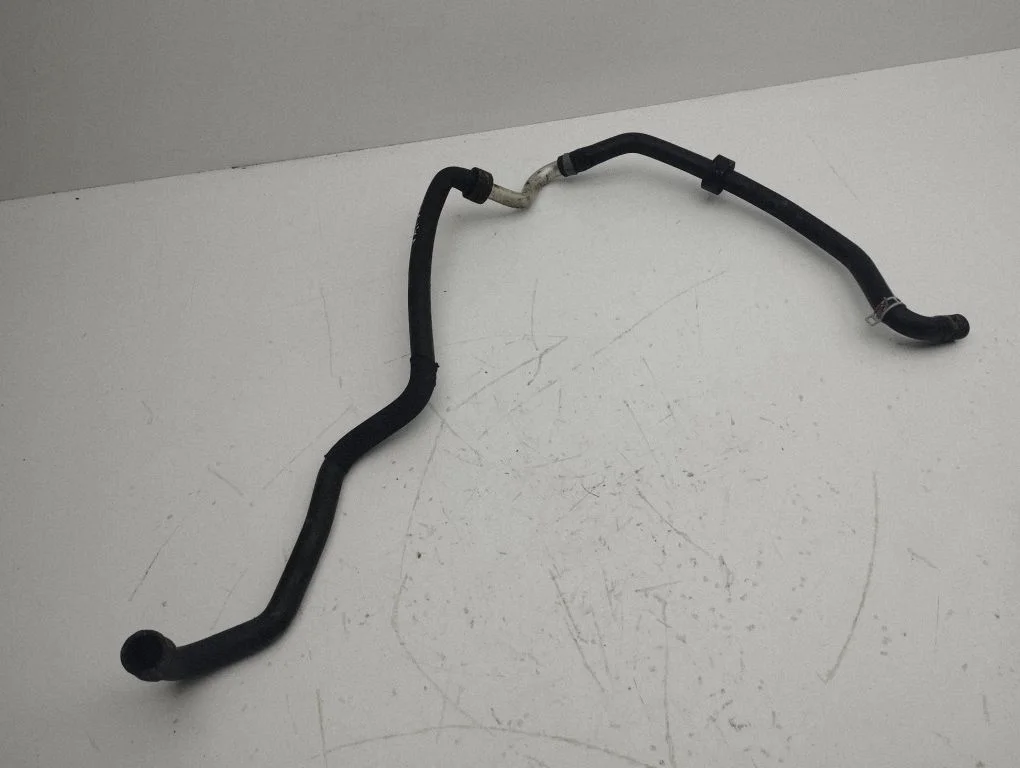 Engine coolant pipe/hose