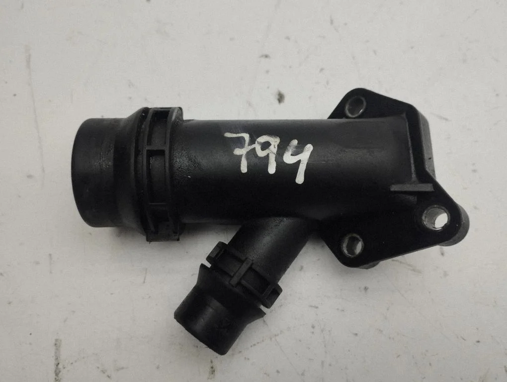 Engine coolant pipe/hose