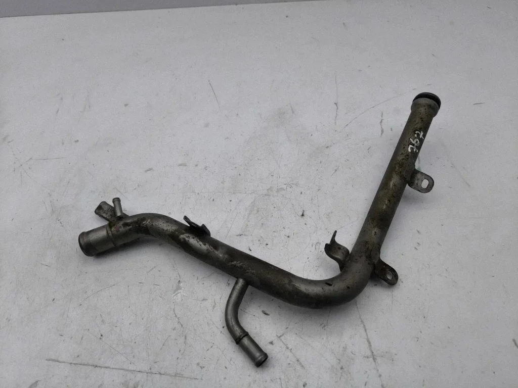 Engine coolant pipe/hose