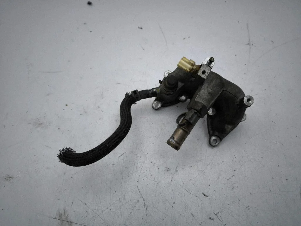 Engine coolant pipe/hose