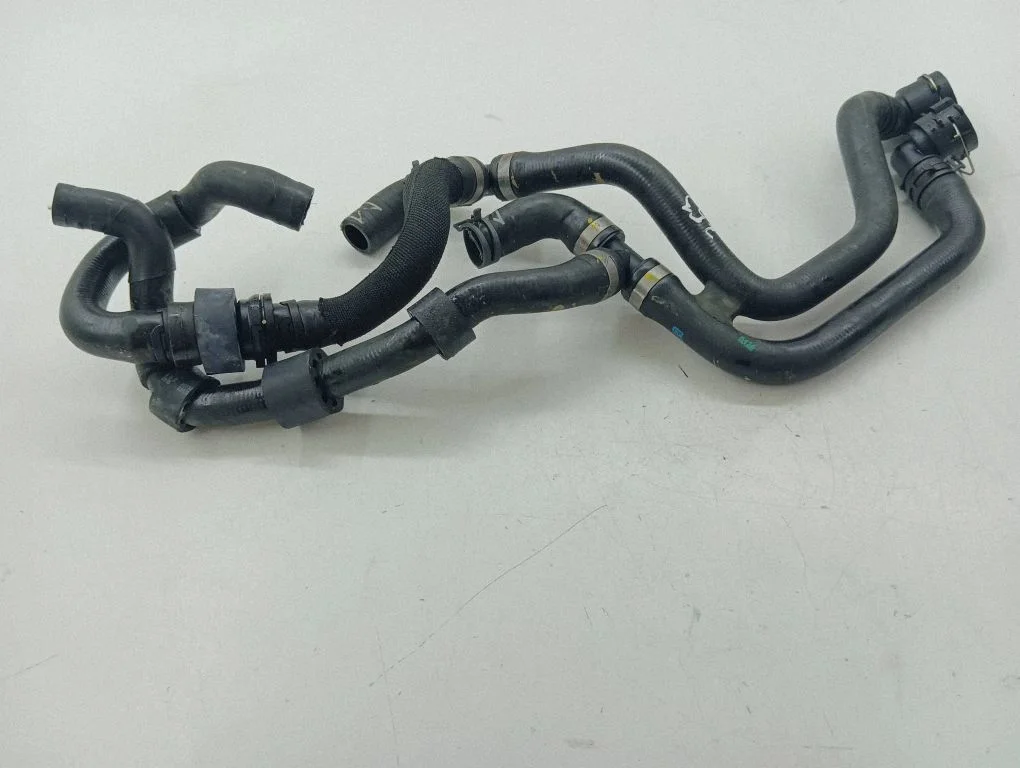 Engine coolant pipe/hose