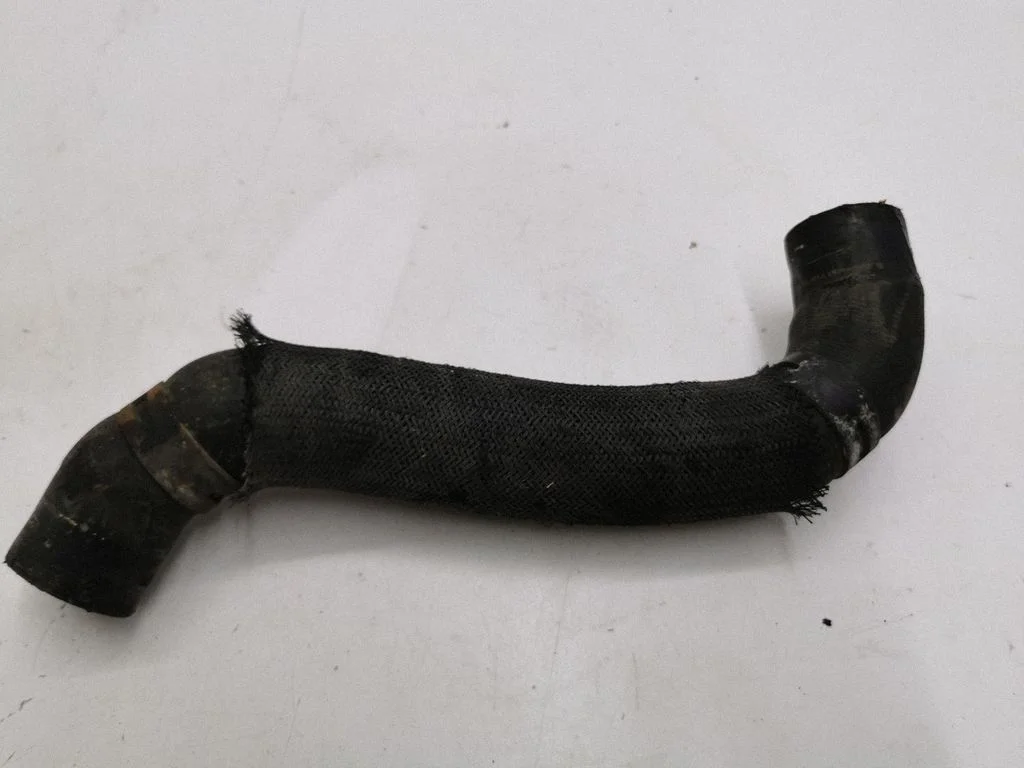 Engine coolant pipe/hose