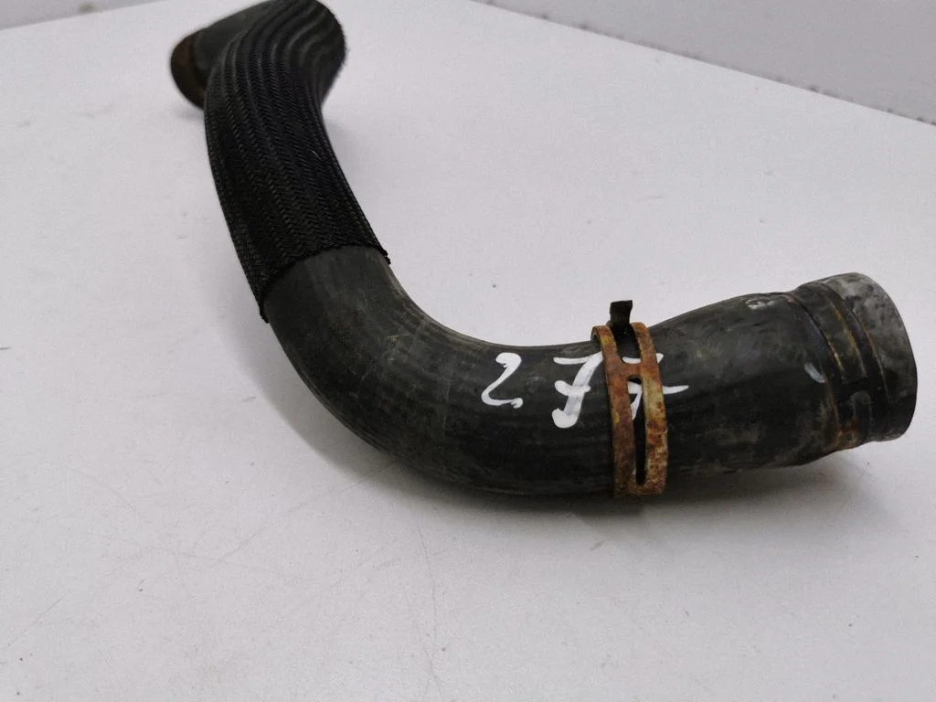 Engine coolant pipe/hose