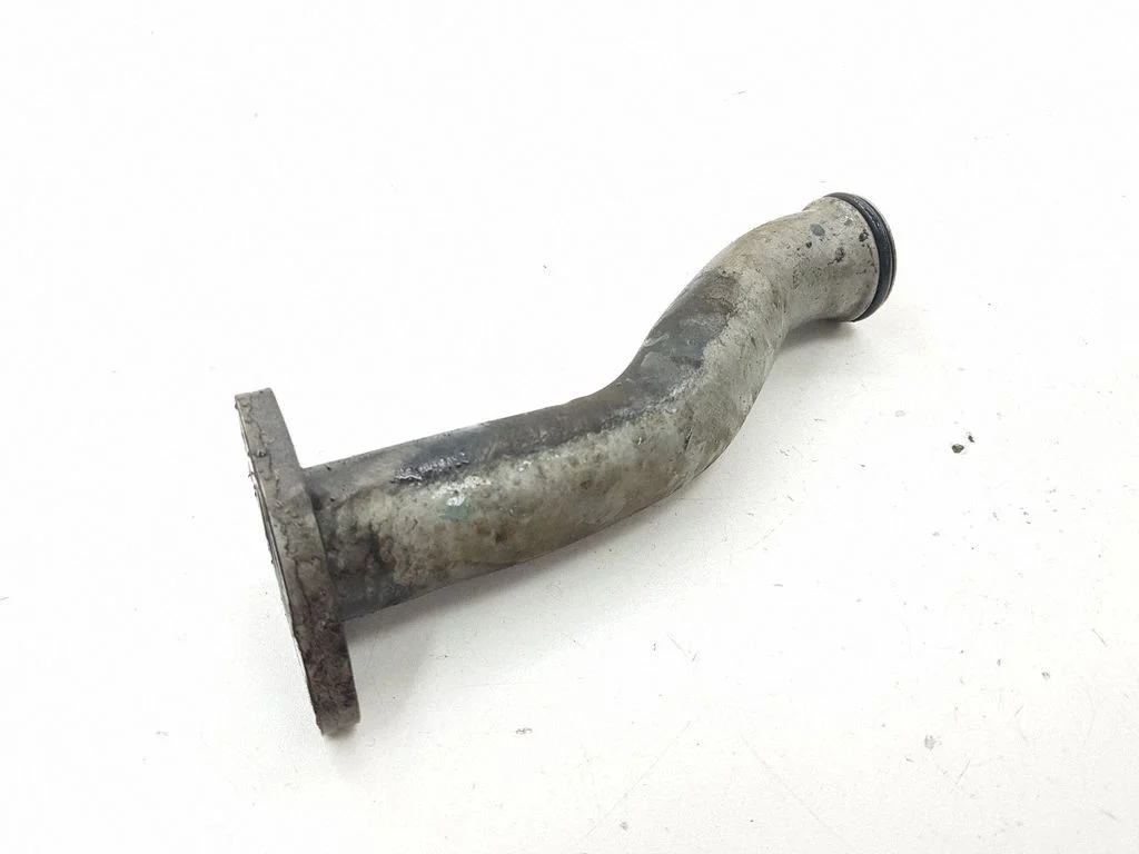 Engine coolant pipe/hose