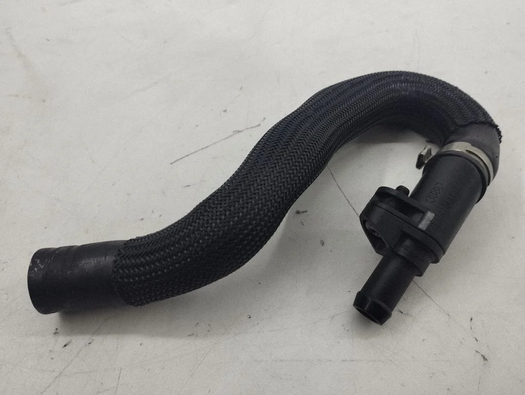 Engine coolant pipe/hose