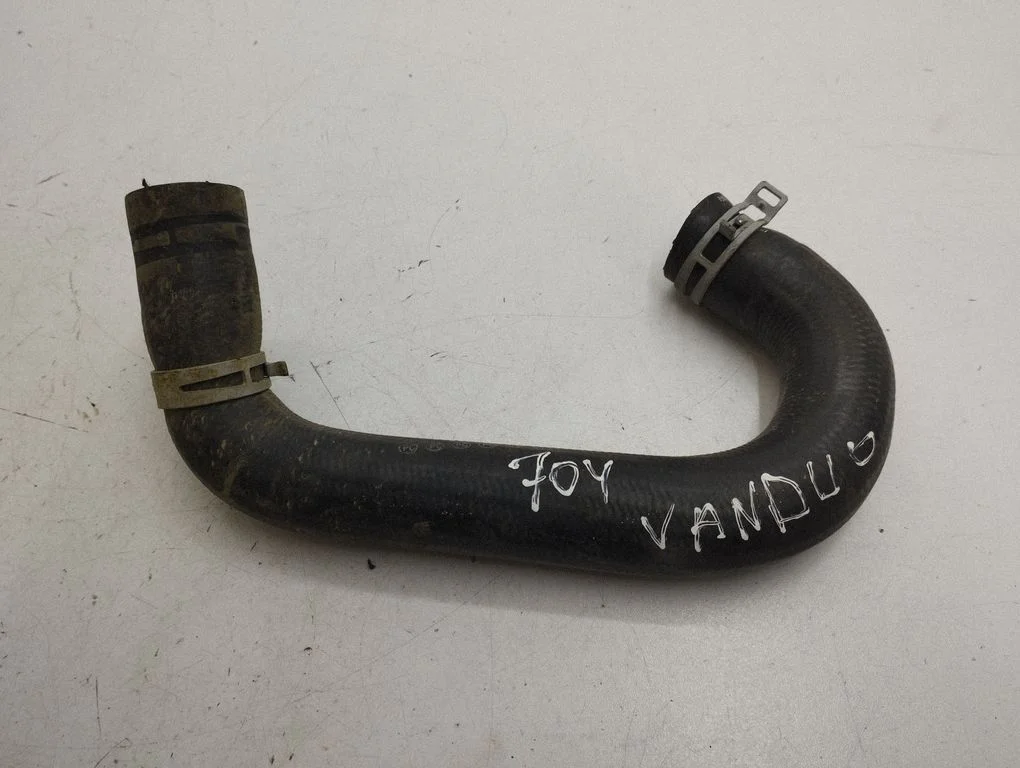 Engine coolant pipe/hose