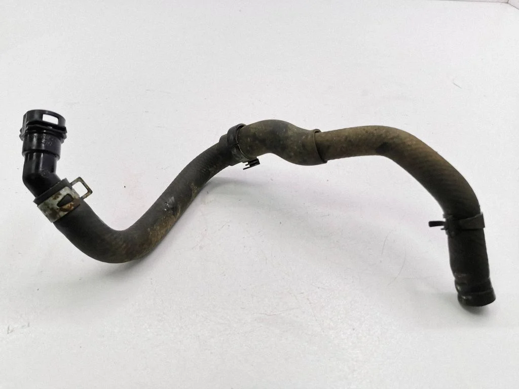 Engine coolant pipe/hose