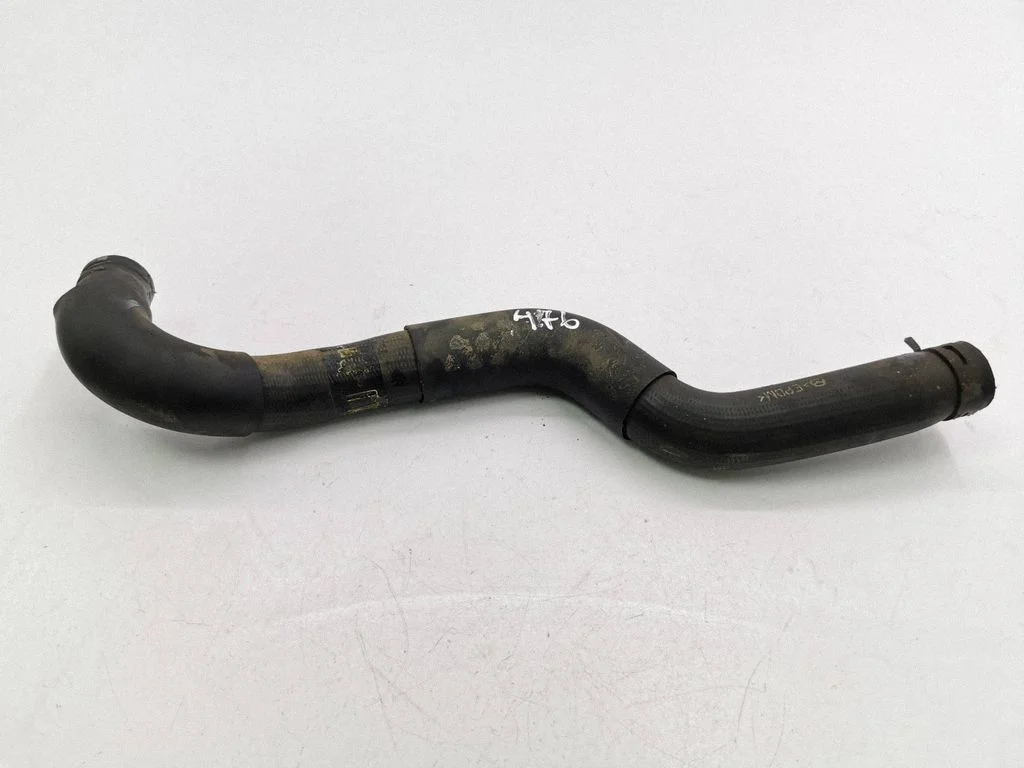 Engine coolant pipe/hose