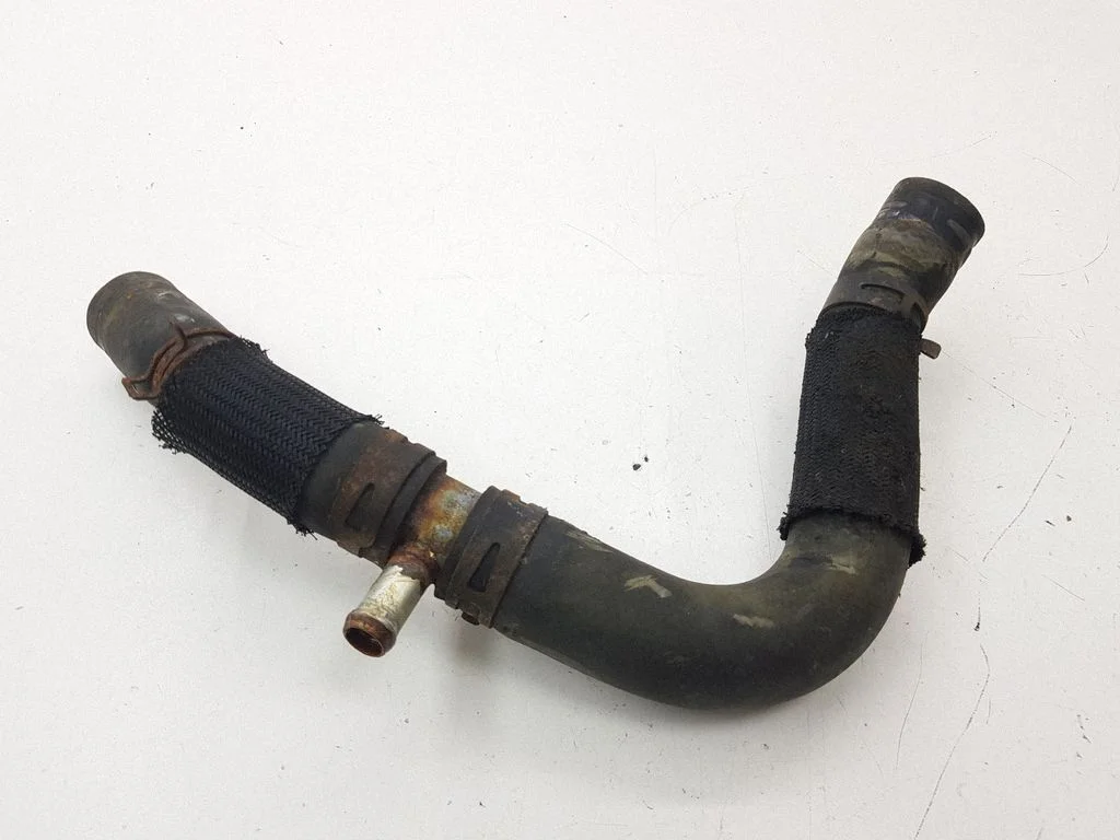 Engine coolant pipe/hose