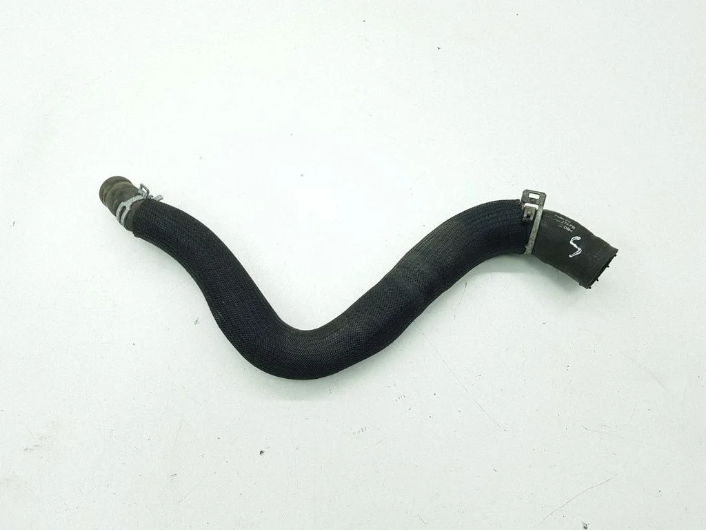 Engine coolant pipe/hose