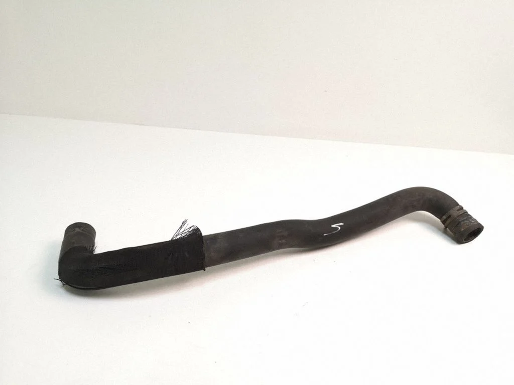 Engine coolant pipe/hose