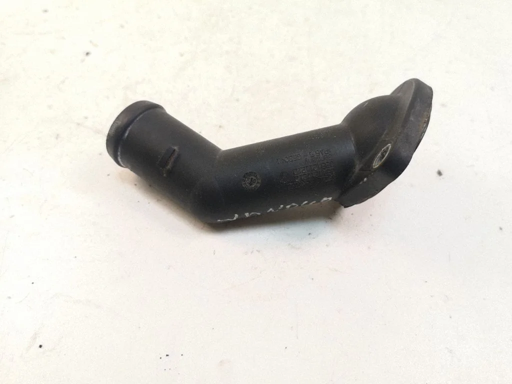 Engine coolant pipe/hose 06A121121