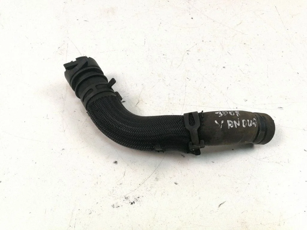 Engine coolant pipe/hose
