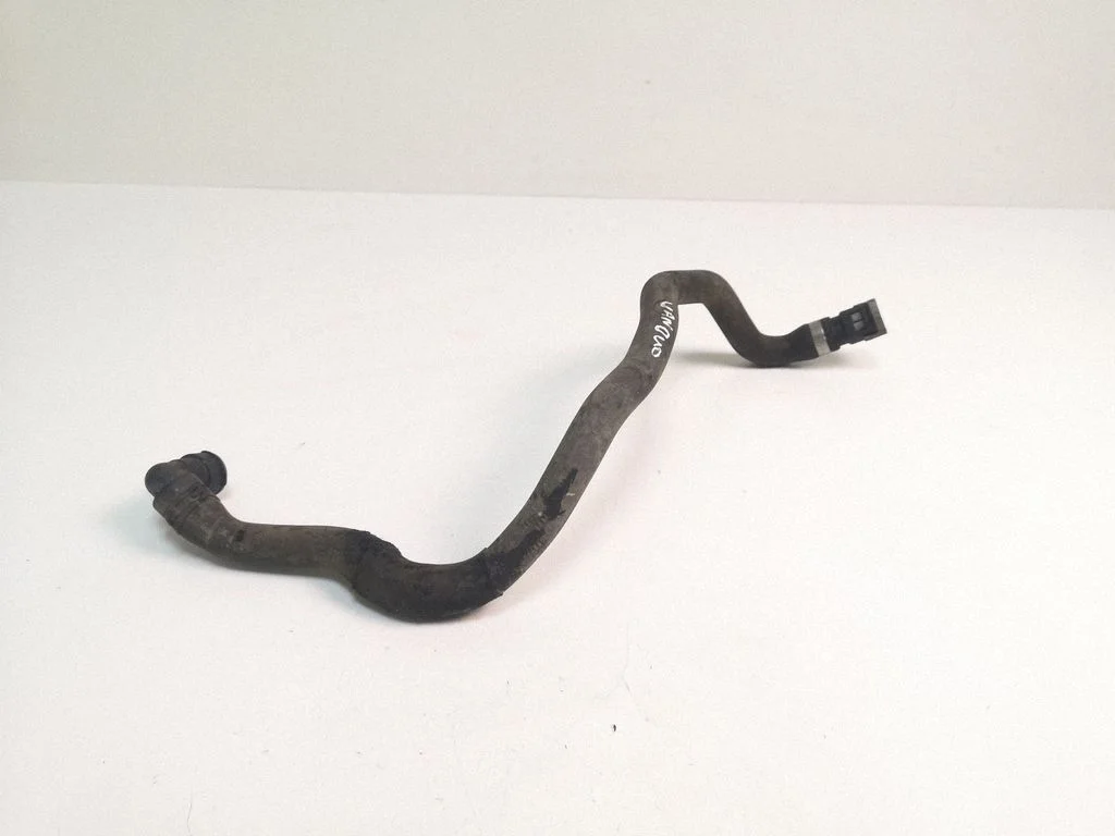 Engine coolant pipe/hose 8V6118C553BB