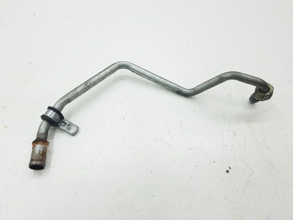 Engine coolant pipe/hose