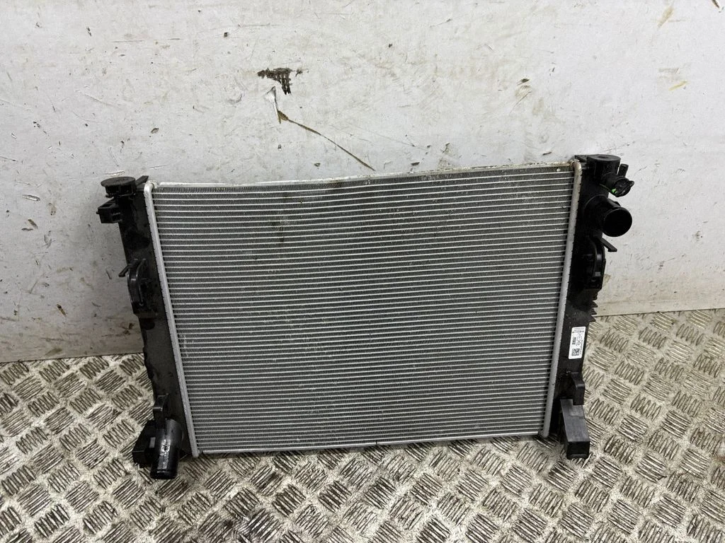 Jahutusvedeliku radiaator 214106FA0A