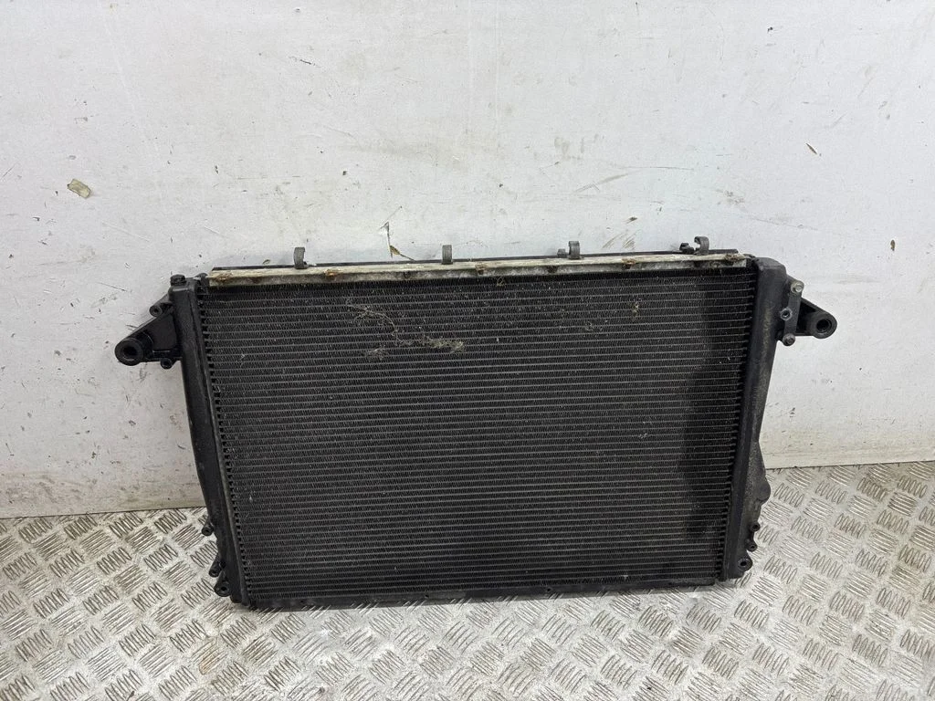 Coolant radiator