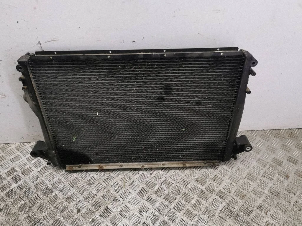 Dzesēšanas šķidruma radiators